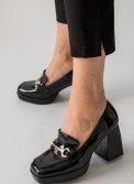 Heeled loafers λουστρίνι με χρυσή αλυσίδα 330.DL52-25-LU