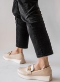 Ματ loafers με διακοσμητική αγκράφα 330.LL1476-L