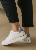 Tennis sneakers με μεταλλική λεπτομέρεια στο πίσω μέρος 330.LY639-L