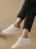 Tennis sneakers με μεταλλική λεπτομέρεια στο πίσω μέρος 330.LY639-L