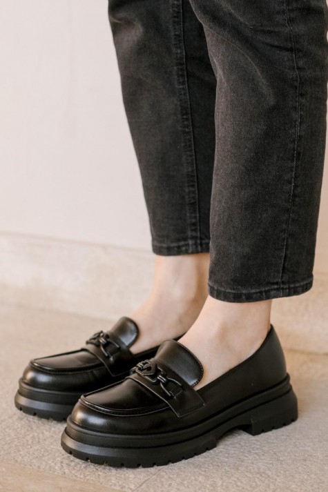 Chunky loafers λουστρίνι με μεταλλικό διακοσμητικό 330.LL1468-L