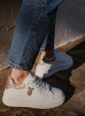 Δίσολα sneakers με διακοσμητικό αρκουδάκι 330.C3-L