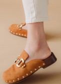 Suede clogs με τρουκς και διακοσμητική αλυσίδα 416.H103-C