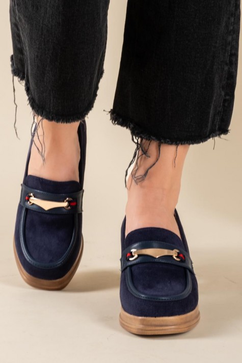 Suede loafers με μεταλλικό διακοσμητικό 431.JN673-C