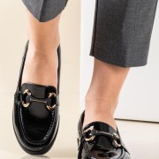 Λουστρίνι Loafers με διακοσμητικό ζωνάκι 330.5309-LU ΜΑΥΡΟ