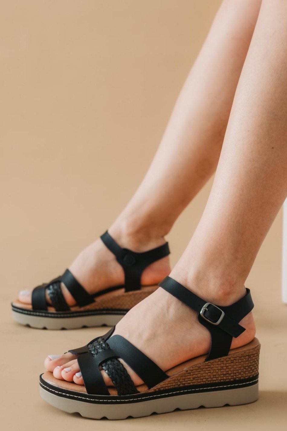 Comfort πλατφόρμα με φαρδιά φάσα 428.28-39-L ΜΑΥΡΟ