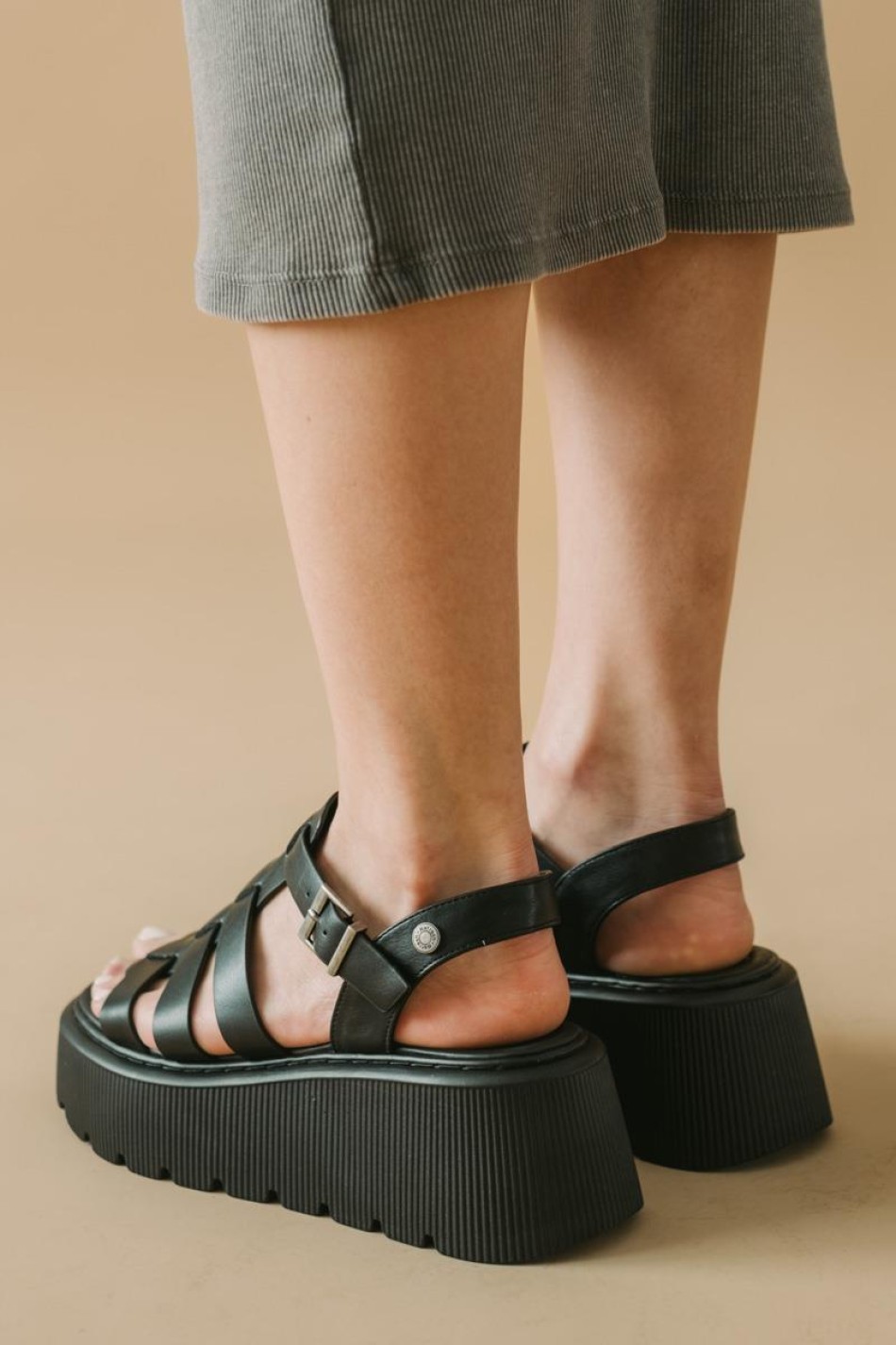 REFRESH Flatforms gladiator style 395.171862-L ΜΑΥΡΟ