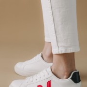 Tennis sneakers με διακοσμητικό στο πλάι 330.C891-L ΑΣΠΡΟ/ΚΟΚΚΙΝΟ