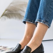 Loafers με τακούνι και matte υφή 396.D2731-L ΜΑΥΡΟ