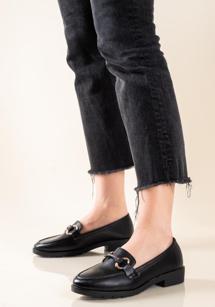 Ματ Loafers με διακοσμητικό ζωνάκι 330.5309-L ΜΑΥΡΟ