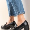 Heeled loafers με διακοσμητική αλυσίδα 431.JSZ94-L ΜΑΥΡΟ