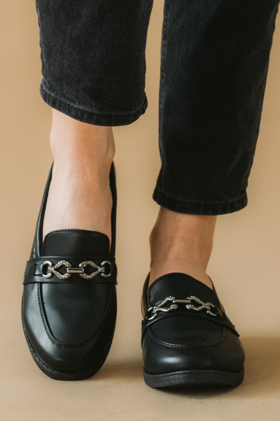 Flat loafers με μεταλλική αγκράφα 330.XY710-L ΜΑΥΡΟ