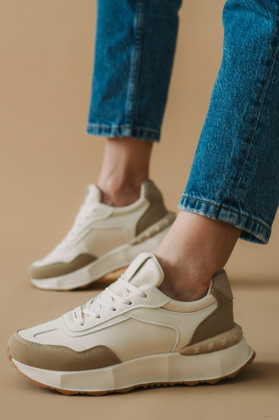 Chunky sneakers σε συνδυασμό χρωμάτων 330.LY585-L ΜΠΕΖ