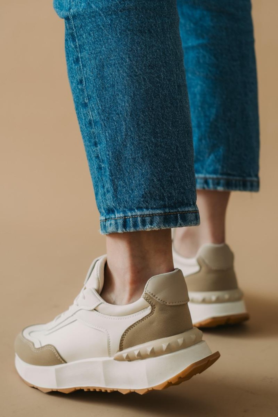 Chunky sneakers σε συνδυασμό χρωμάτων 330.LY585-L ΜΠΕΖ