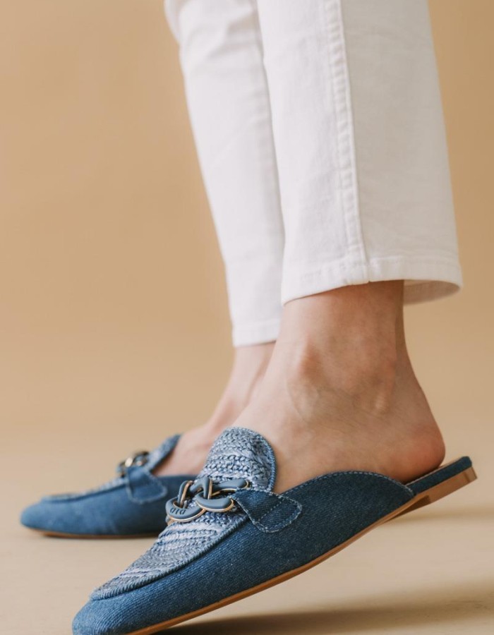 Flat mules με ψάθα και διακοσμητική αλυσίδα 330.F352-L JEAN