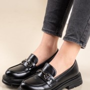 Chunky loafers με διακοσμητική αλυσίδα 330.OM2211-L ΜΑΥΡΟ