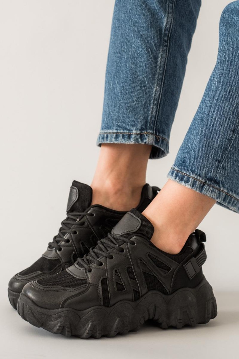 Chunky sneakers με ιδιαίτερη σόλα 330.9176-L ΜΑΥΡΟ