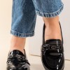 Λουστρίνι loafers με μεταλλικό διακοσμητικό 431.XY620-LU ΜΑΥΡΟ