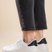 Tennis sneakers με εξωτερικές ραφές 330.D713-L ΑΣΠΡΟ/ΜΑΥΡΟ