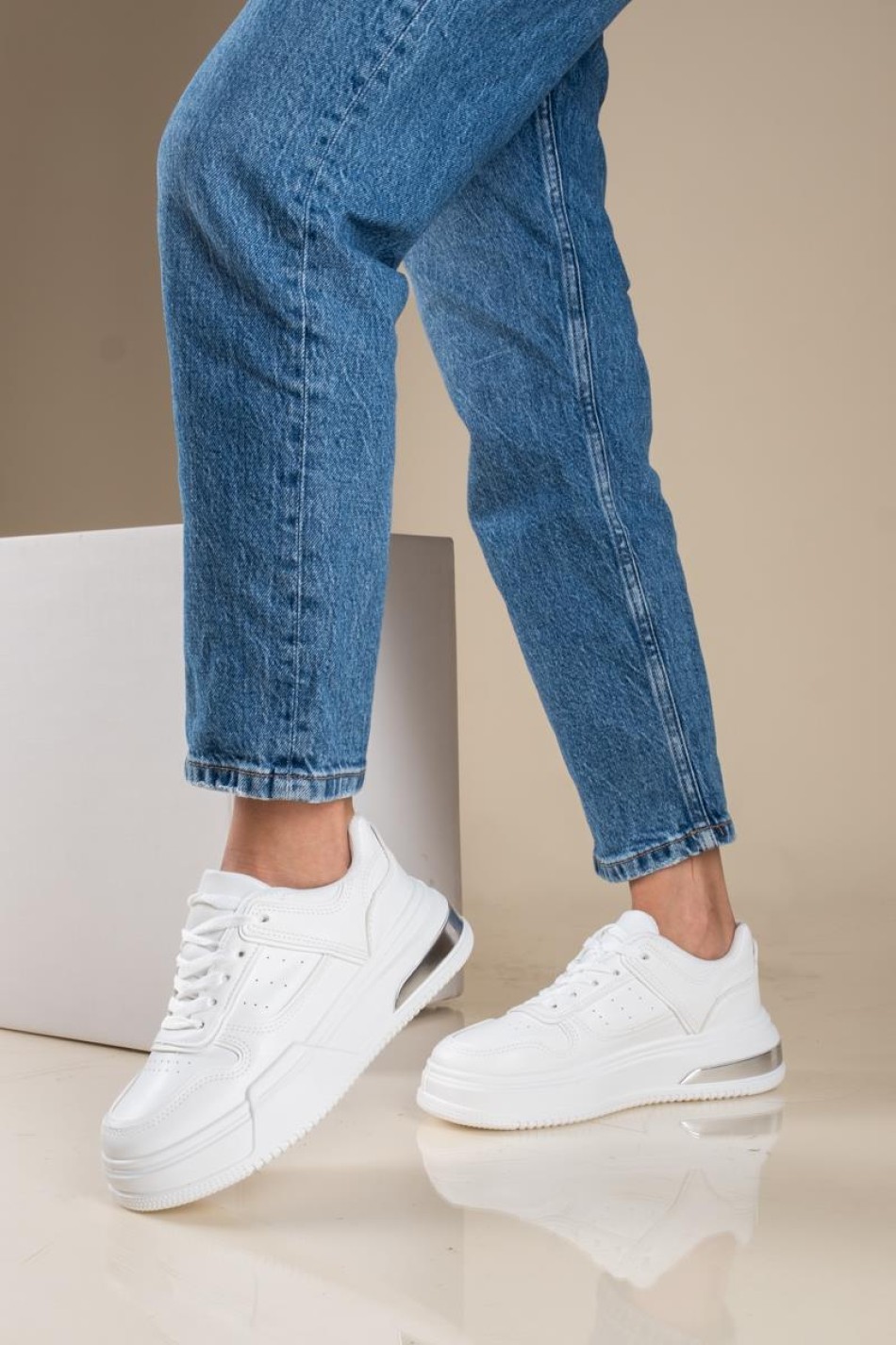 Casual sneakers σε συνδυασμό χρωμάτων 330.OX2337-L ΑΣΠΡΟ