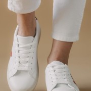 Tennis sneakers με διακοσμητικό στο πλάι 330.C891-L ΑΣΠΡΟ/ΚΟΚΚΙΝΟ