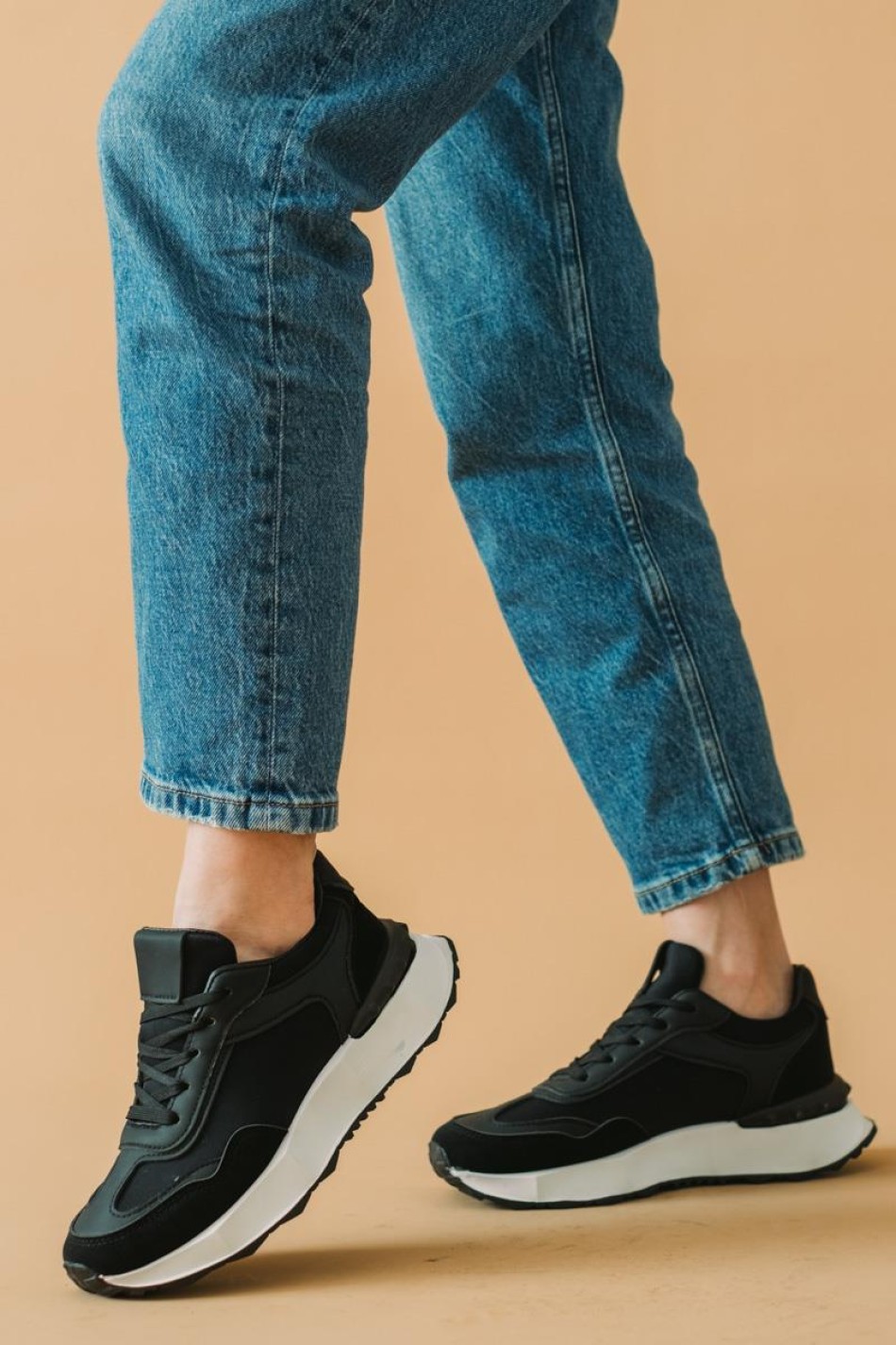 Chunky sneakers σε συνδυασμό χρωμάτων 330.LY585-L ΜΑΥΡΟ/ΑΣΠΡΟ