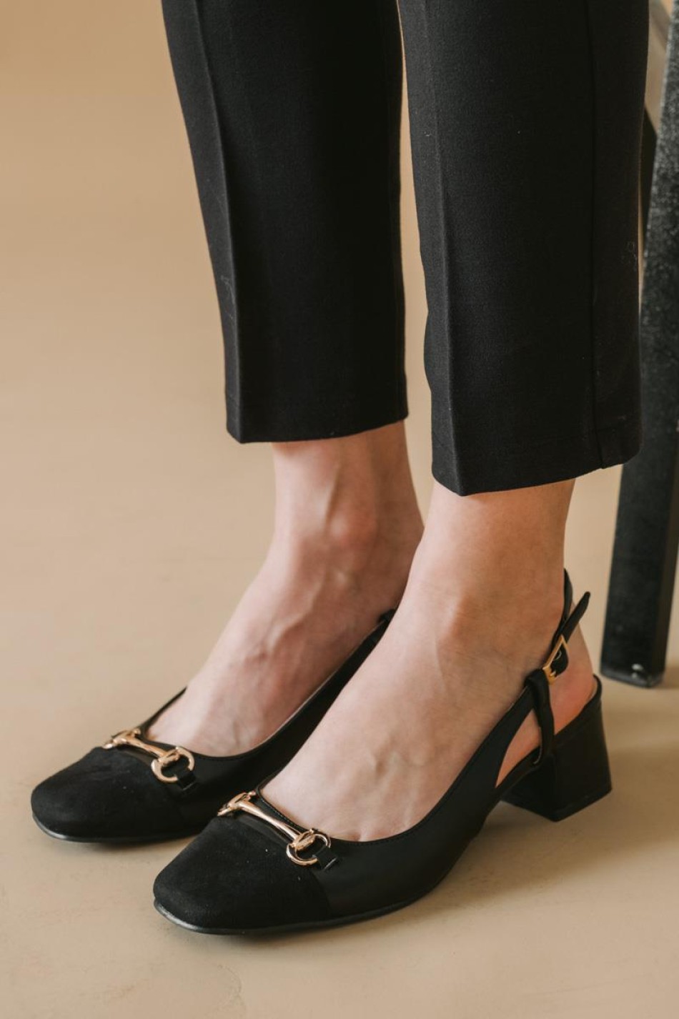 Open-heeled γόβα με στρογγυλή μύτη 330.LL1482-L ΜΑΥΡΟ