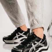 Running sneakers σε συνδυσμό υλικών ΜΑΥΡΟ/ΑΣΠΡΟ