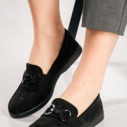 Flat suede loafers με αγκράφα ΜΑΥΡΟ