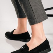 Flat suede loafers με αγκράφα ΜΑΥΡΟ