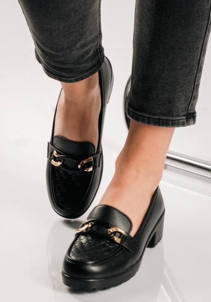 Heeled matte loafers με ανάγλυφο σχέδιο ΜΑΥΡΟ