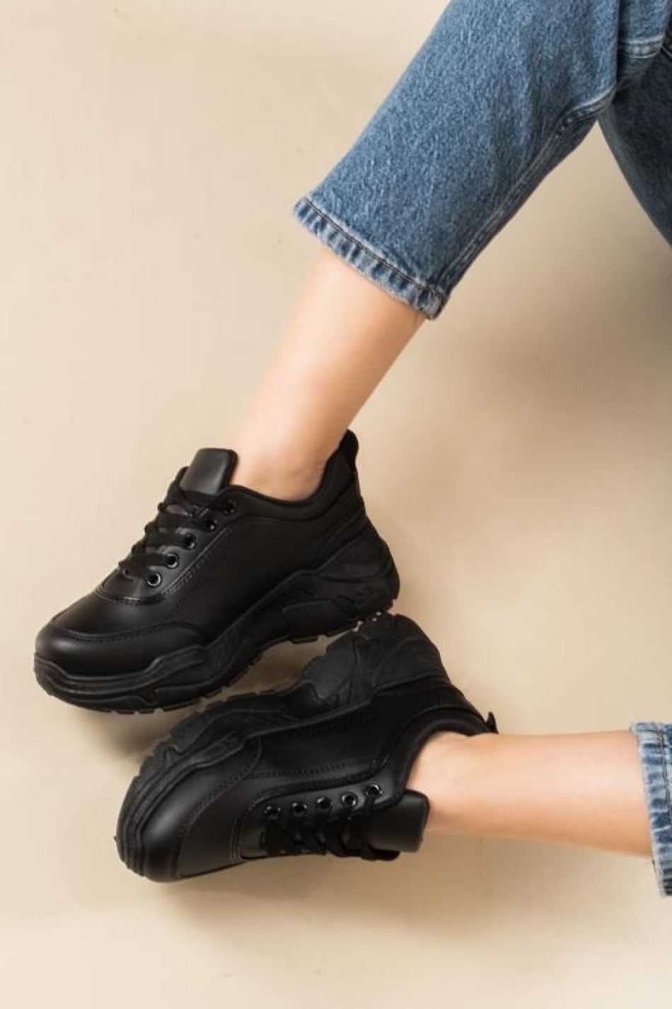 Chunky sneakers με εξωτερικές ραφές ΜΑΥΡΟ