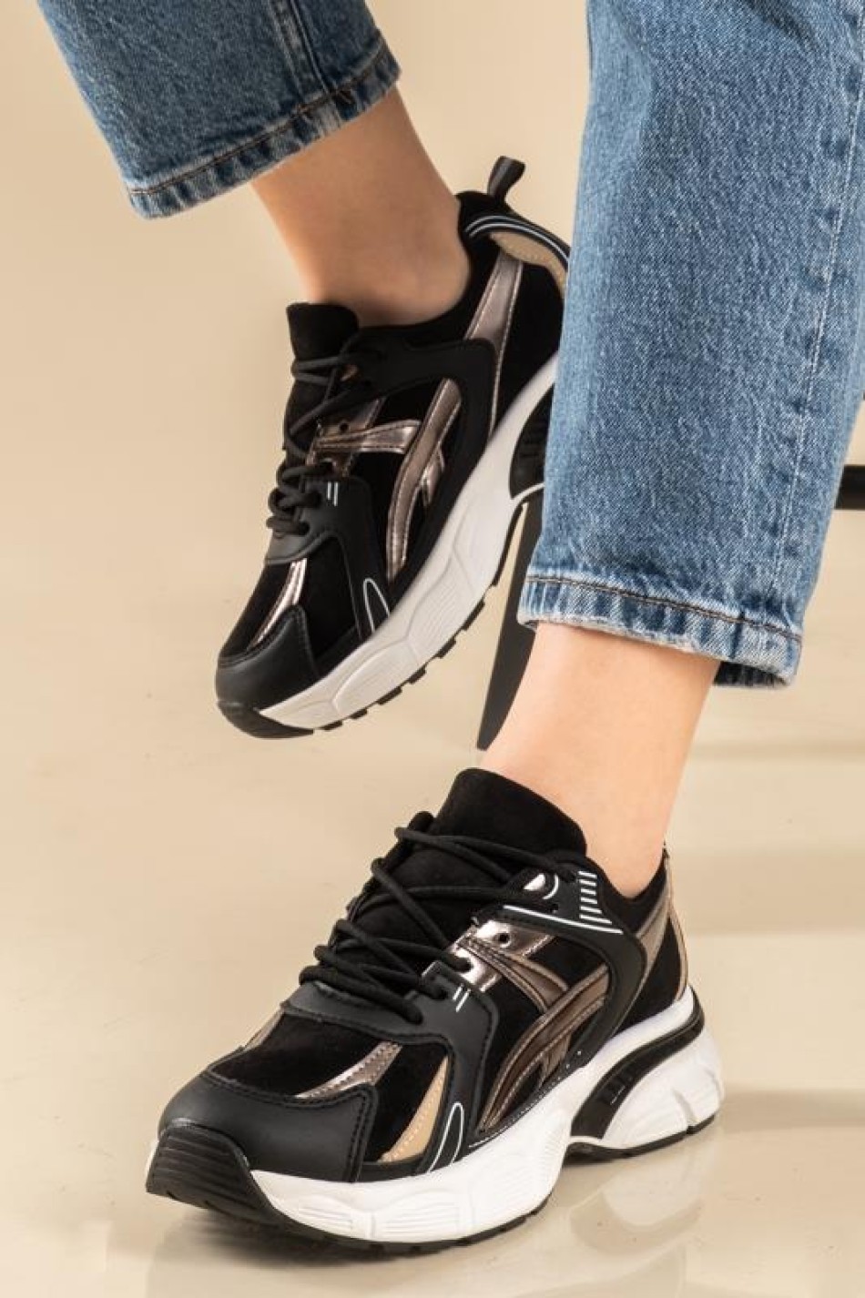 Chunky sneakers σε συνδυασμό υλικών ΜΑΥΡΟ