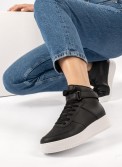 Μποτάκι sneaker με διπλή σόλα και velcro 330.BH182-L