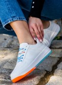 Casual sneakers με δίχρωμη σόλα και πολύχρωμα κορδόνια 330.LLN308-L