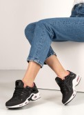 Chunky sneakers με αερόσολα 330.B57-L